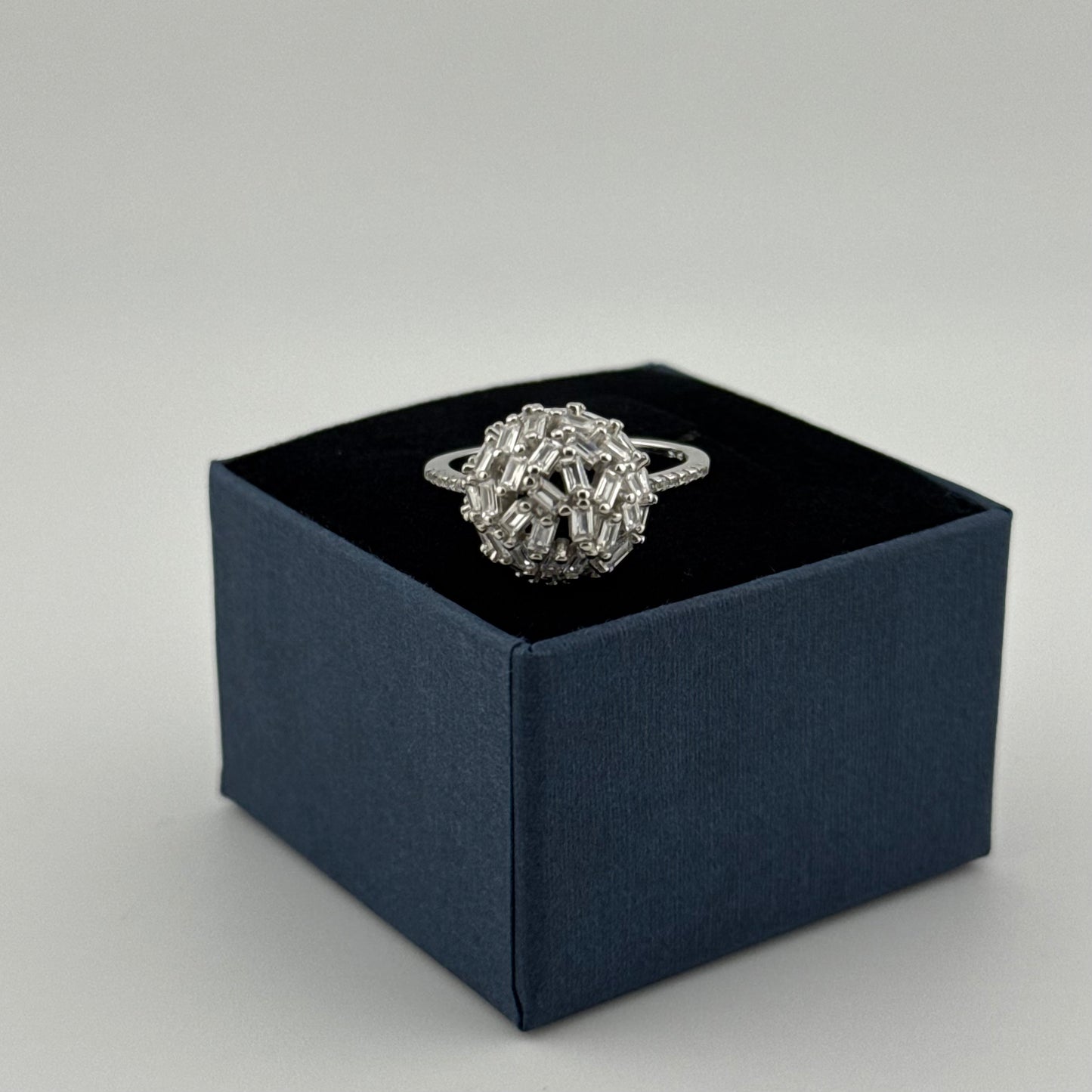 Bague bombée en Argent 925 et Zircons